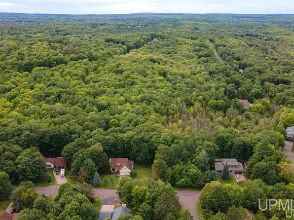 Sugar Maple Ln, Houghton, MI 49931