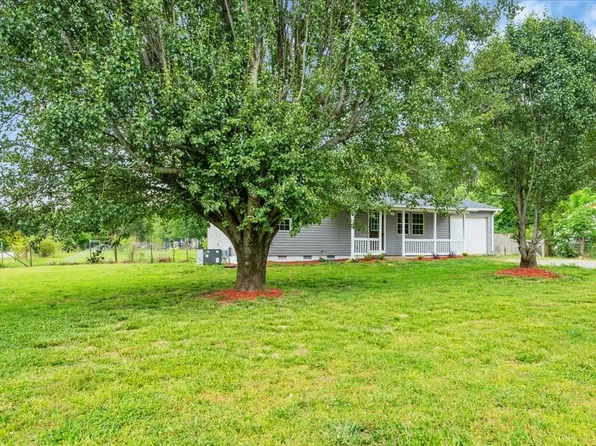 72 W 1st St, Hillsboro, TN 37342