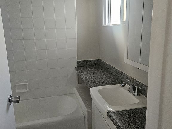 3rd image of 5060 Coldwater Canyon Ave APT 26