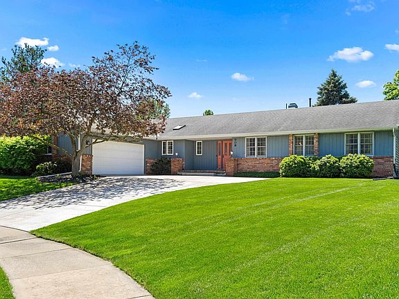 2nd image of 908 W Baybrook Ct