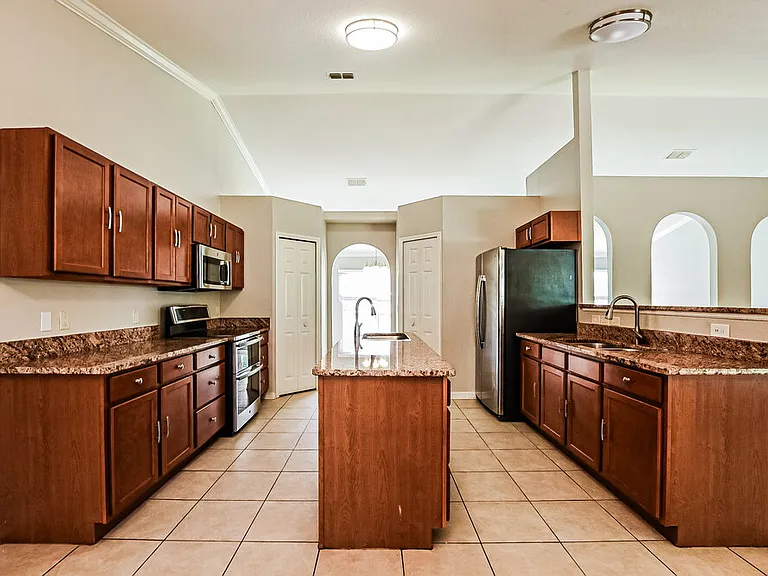 801 Clear Brook Ct — Photo 6