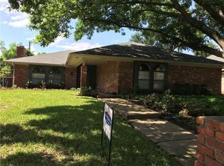 1014 De Pauw Dr, Arlington, TX 76012