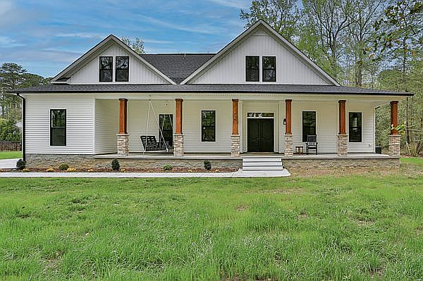 1st image of 306 Ilex Dr