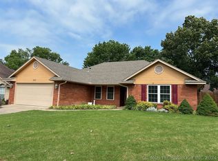 903 Grand Ave, Muskogee, OK 74403