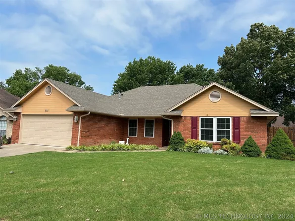 903 Grand Ave, Muskogee, OK 74403