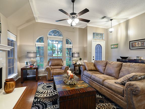 17951CountryClubDr-10.jpg