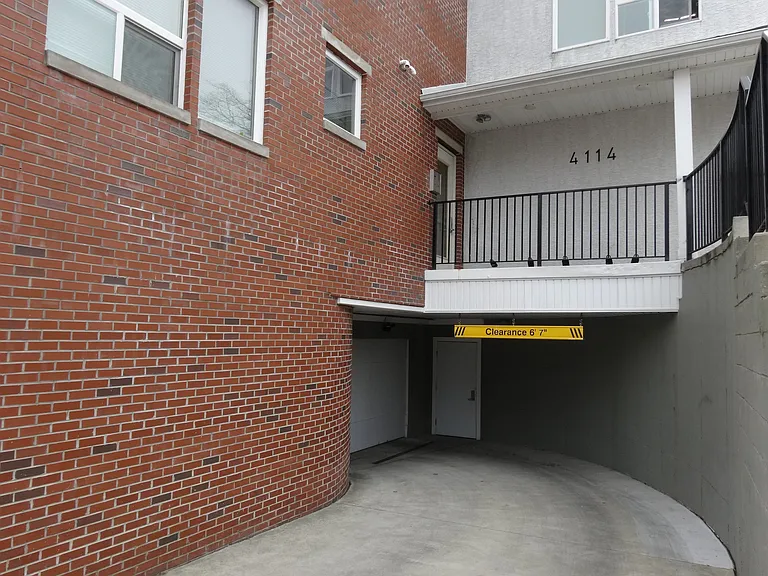 4114 Lauriston Street — Photo 9