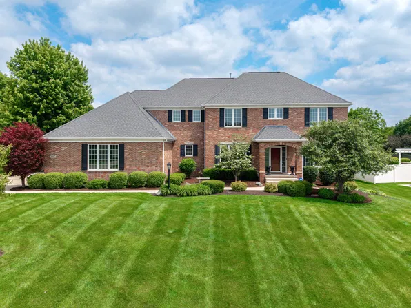 5067 Pigeon Creek Trl, Bettendorf, IA 52722
