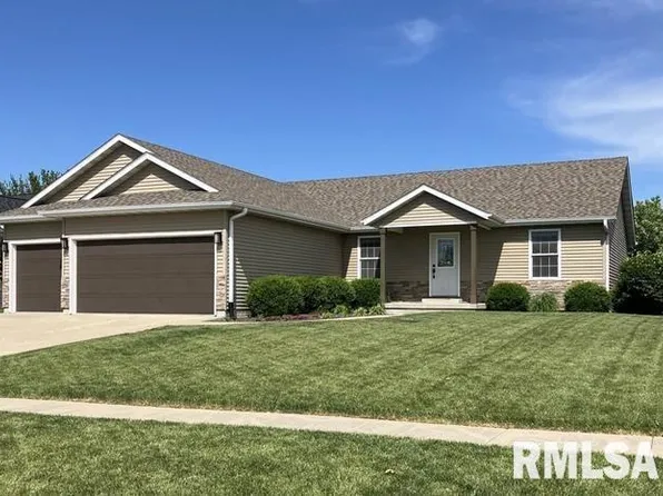 1620 Ptarmigan Dr, Chatham, IL 62629