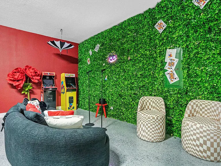 Building's Lounge