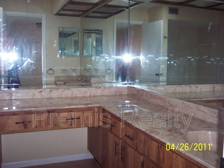 1281 Stony Brook Ln — Photo 3