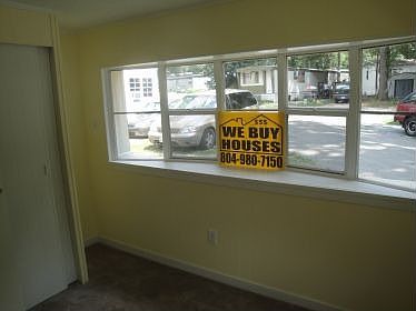 3rd image of 10446 Rosebud Ln