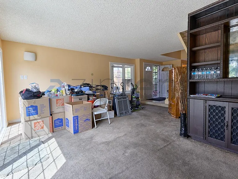 1106 S Clarence St — Photo 3