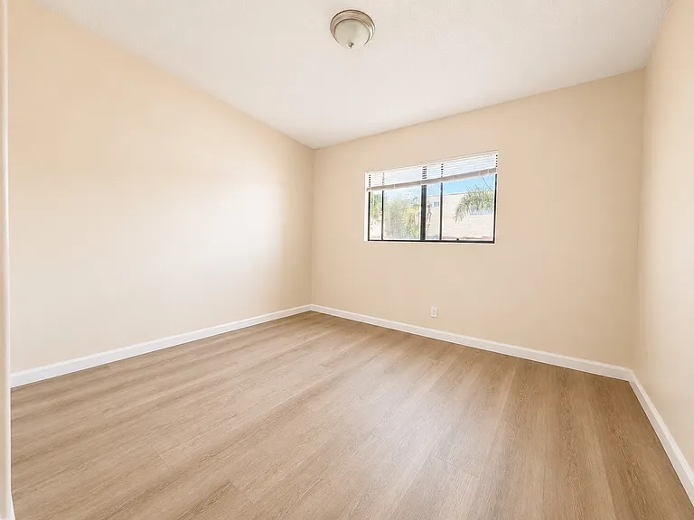 610 Orange Ave #7 — Photo 7