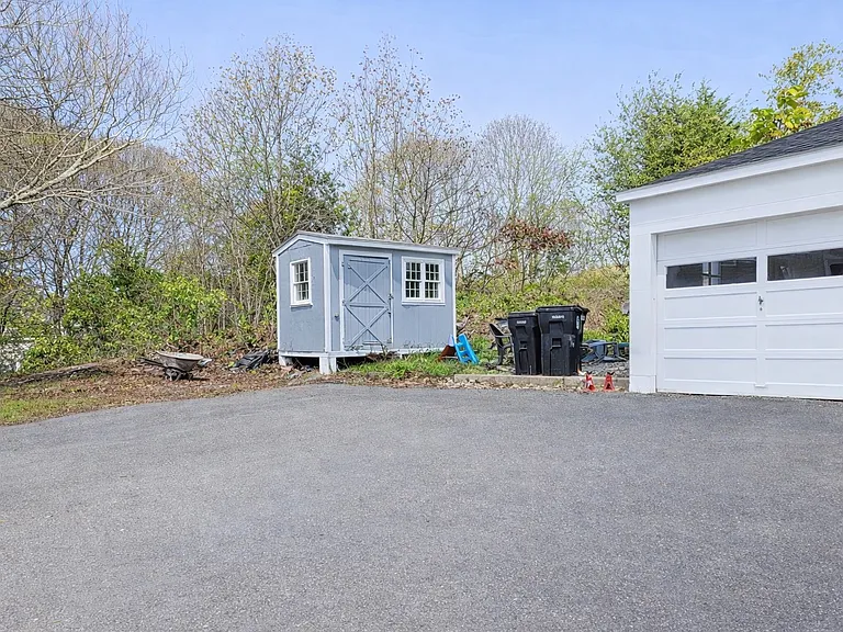 184 Ocean Ave W #1 — Photo 7