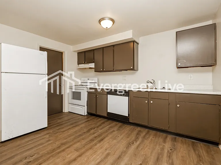 8249 Mount Carmel St — Photo 8