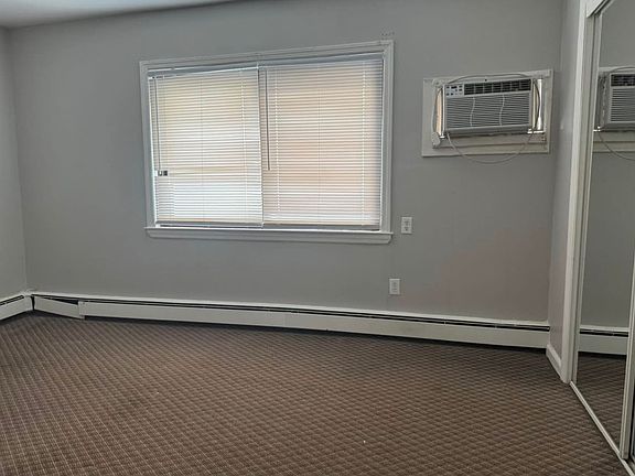 5th image of 202 N Idaho Ave APT A