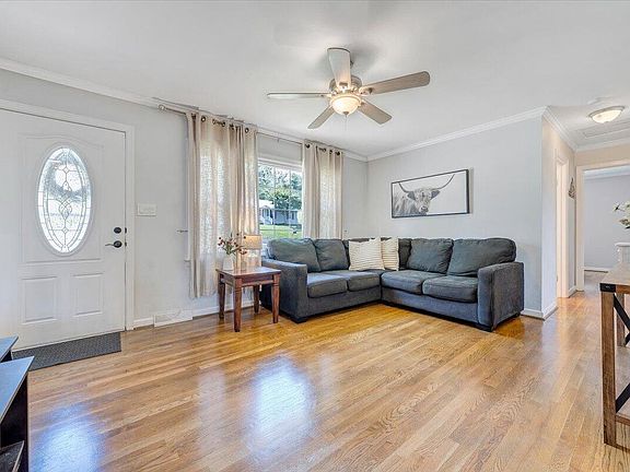 3rd image of 931 Lauderdale Ave
