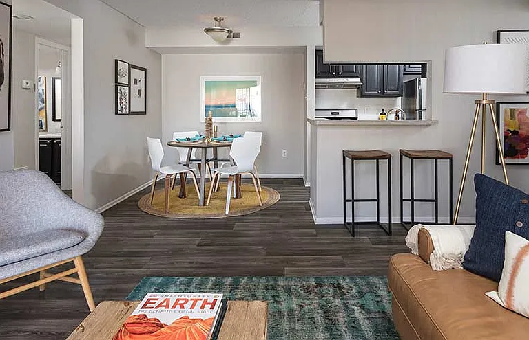River Vista Apartments — Photo 4