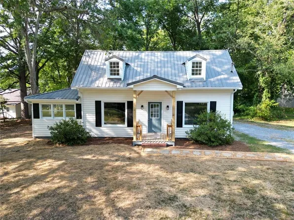 806 Fairview Rd, Rockmart, GA 30153