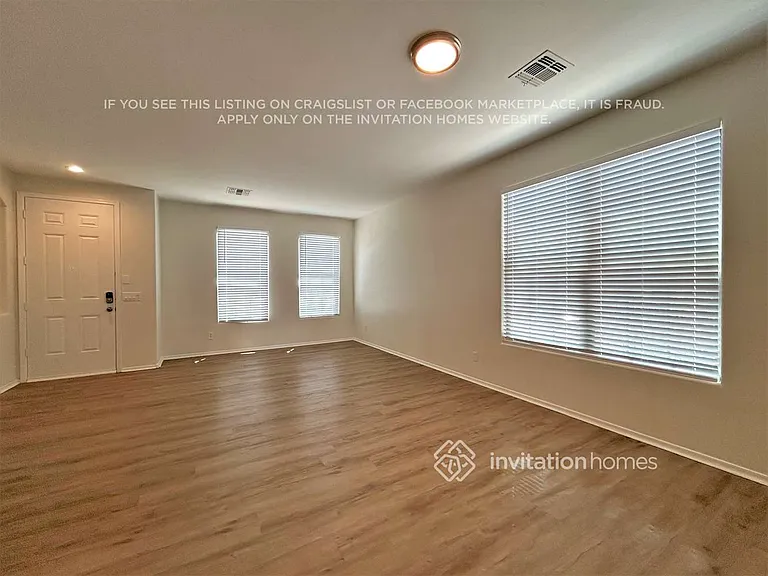 16042 W Hualapai St — Photo 2