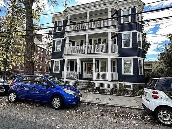 18 Hewlett St #1, Roslindale, MA 02131
