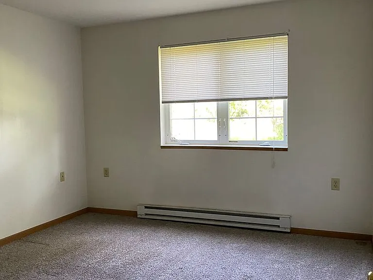 Windsor Pond Apartments — Photo 19