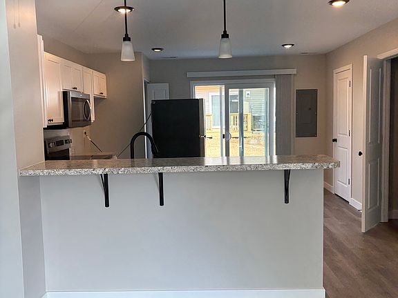 3rd image of 1313 Owen Ln