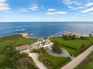 42 Ledge Rd, Newport, RI 02840