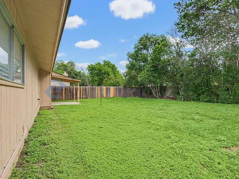 8318 Tuxford — Photo 29