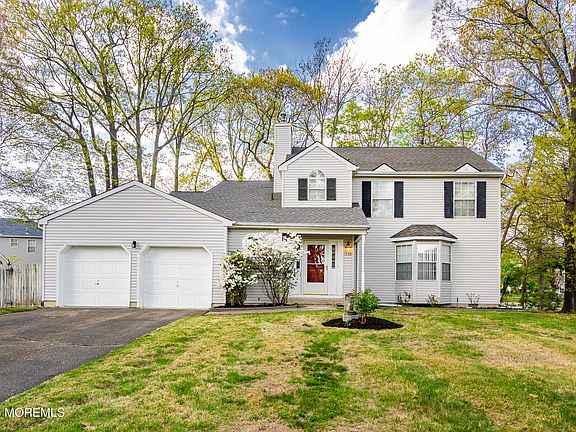 3rd image of 1256 Knightsbridge Close