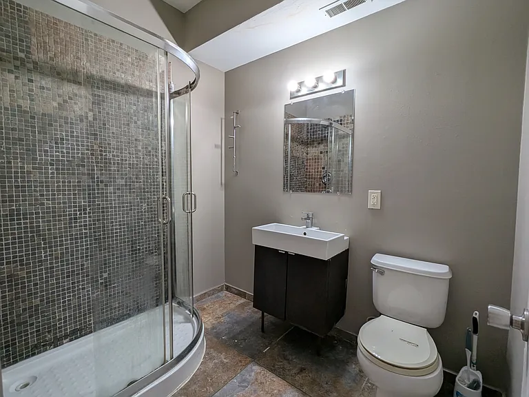 2200 N Sydenham St #1R — Photo 12