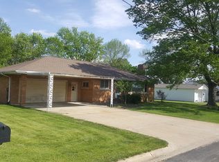 109 S Sunrise St, Roanoke, IL