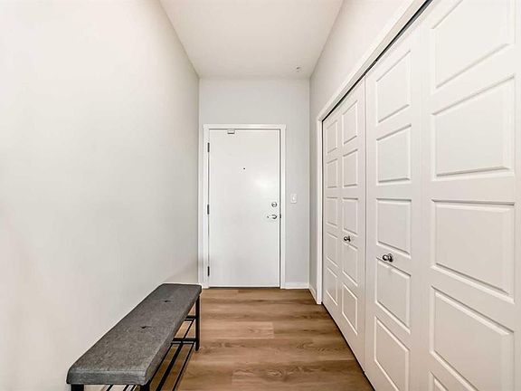 4th image of 550 W Belmont St SW #4315