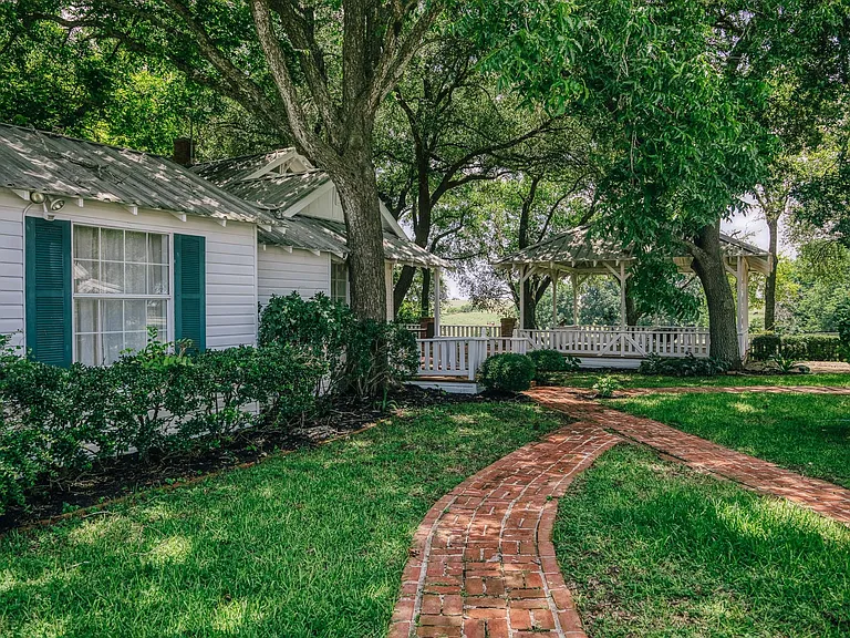 14808 Whitman Rd — Photo 17