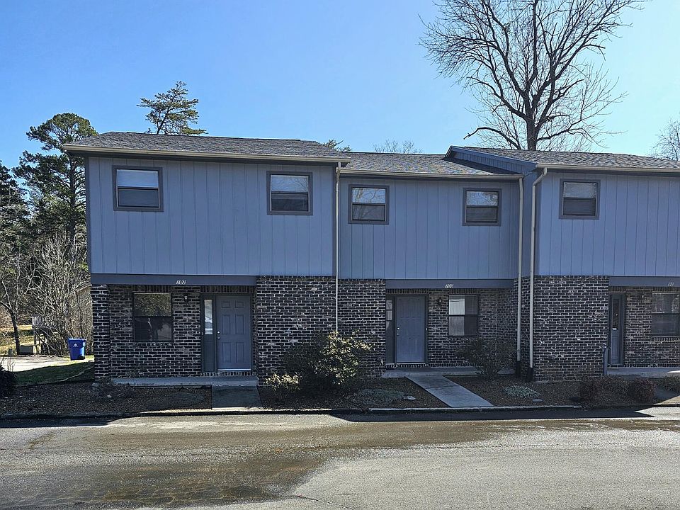 1st image of 102 Hampshire Cir