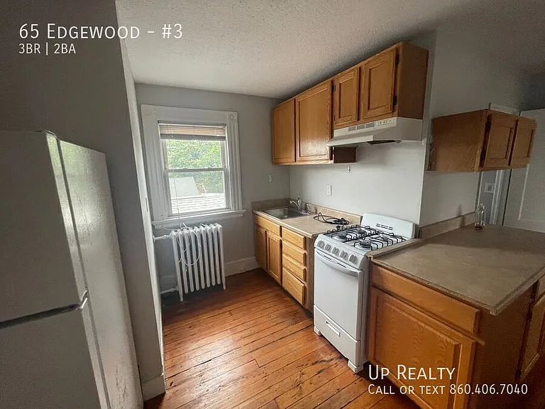 65 Edgewood Ave #3 — Photo 1