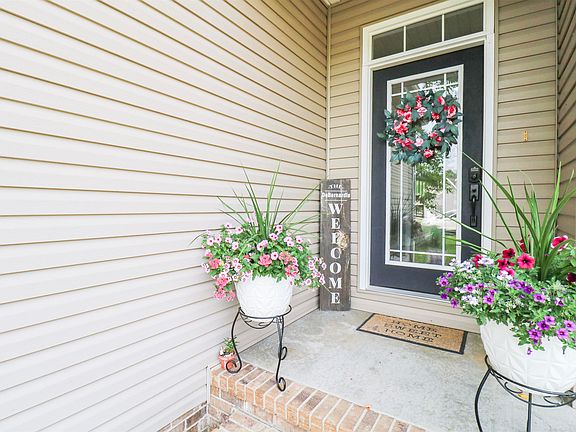 2nd image of 71 Tanna Shae Ln