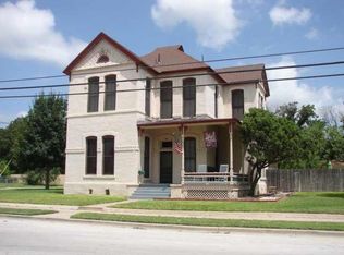 302 E 2nd St, Del Rio, TX 78840