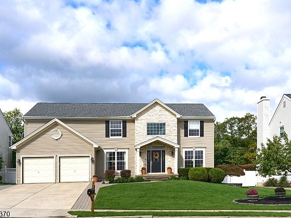 2nd image of 4 Madison Ct
