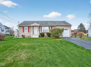 1399 Van Hoesen Rd, Castleton, NY 12033