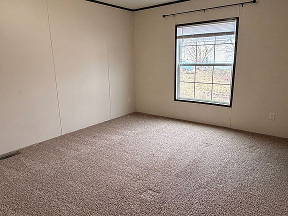 3rd image of 180 Parker Lake Dr #180A