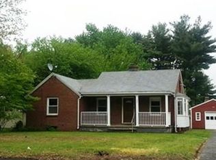 235 Maple St, Agawam, MA 01001