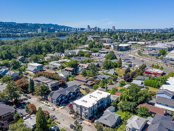2nd image of 5350 SE 18th Ave #301