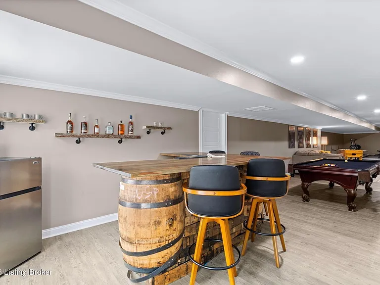 673 Marthas Ct — Photo 16