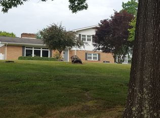 304 Apache Run, Max Meadows, VA 24360