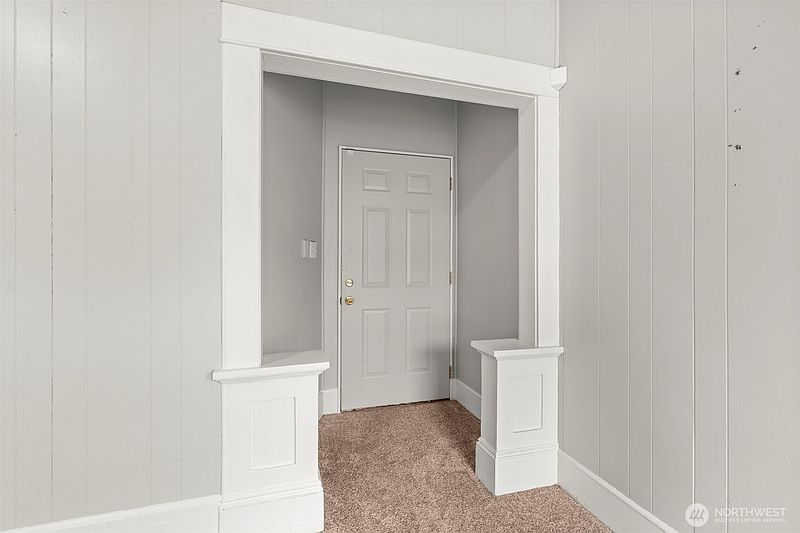 5th image of 1111 Willapa Street