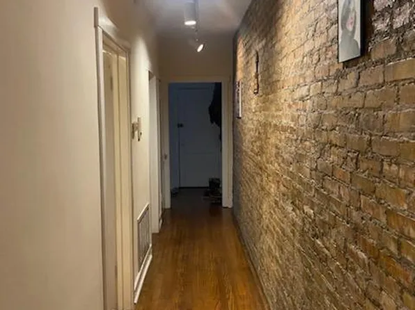740 W Cornelia Ave #1, Chicago, IL 60657