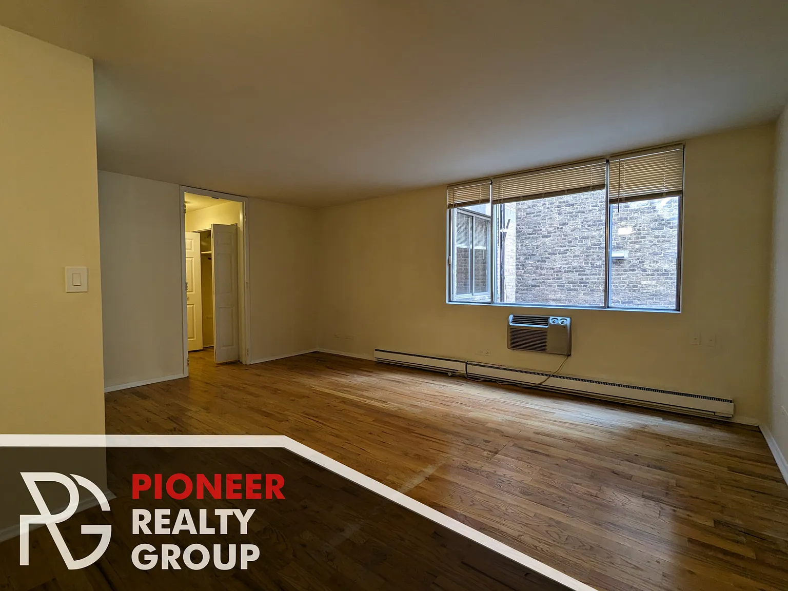 Studio, 400 sqft, $1,695 — Photo 2