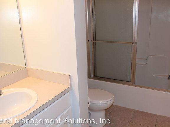 4th image of 1215 NW 55th St